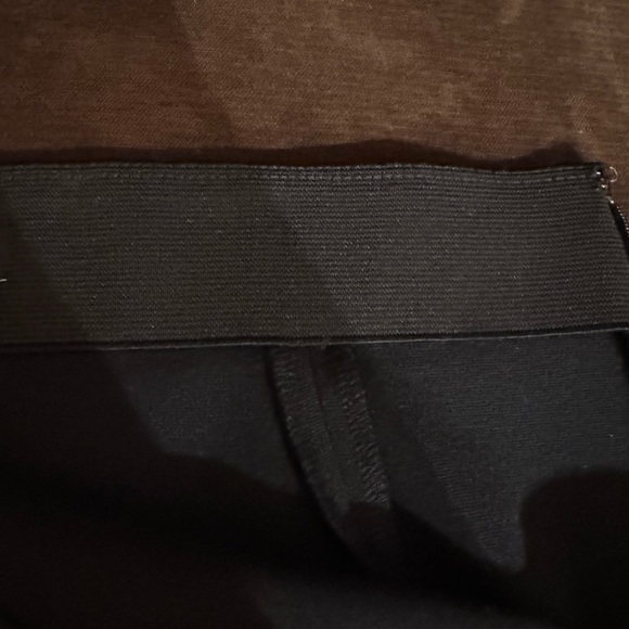 Ann Taylor Black Midi Elastic Waist Skirt Closure Zipper On Side Sz 4 - Picture 5 of 10